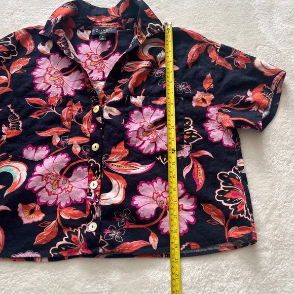 Women's Laundry by Shelli Segal Cropped Up Down Shirt - Picture 8 of 8